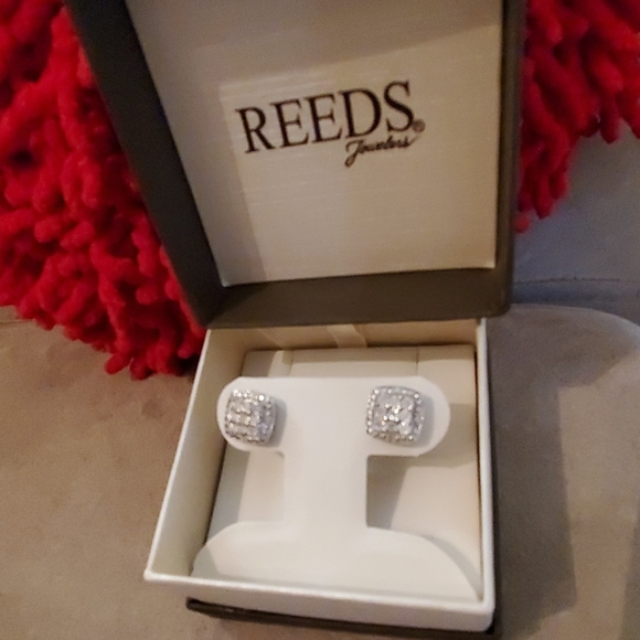 Reeds Jewelers 1/5CTW Princess Stud Earrings - Picture 3 of 3